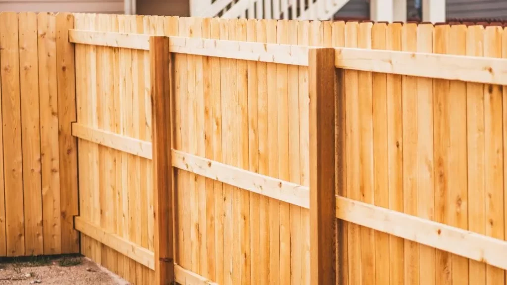Timber-Fence-realfencing